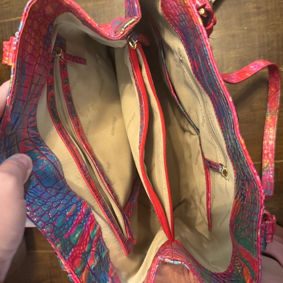 NWOT Brahmin fiora rainbow fish bucket bag - Picture 4 of 5